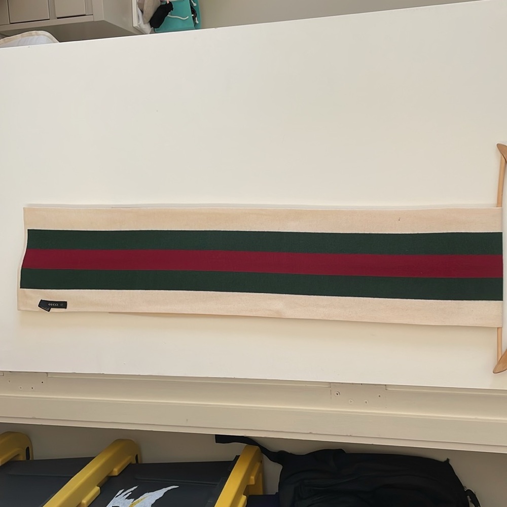 Original Gucci wool and silk scarf - Picture 2 of 10